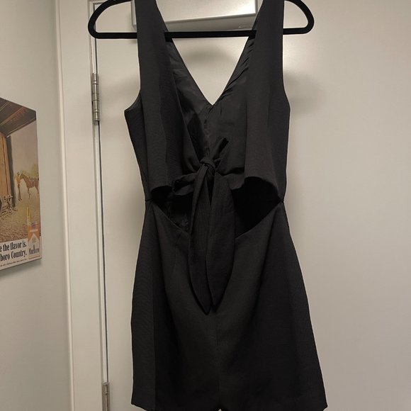 Aritzia - Wilfred Tie-Back Romper - Picture 3 of 7